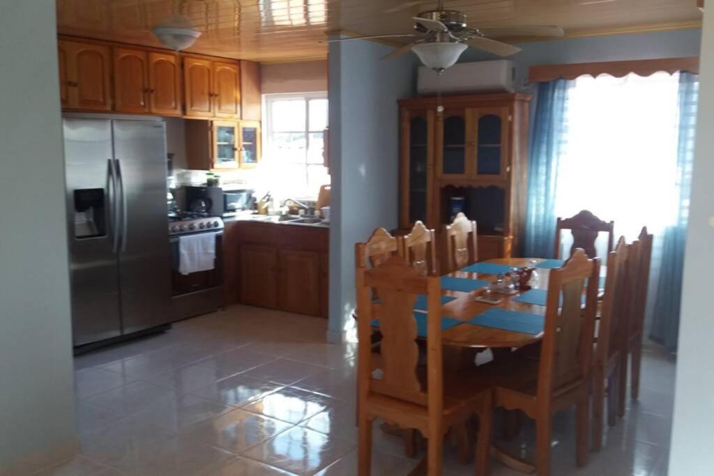 Urania House Villa Bocas del Toro Eksteriør bilde