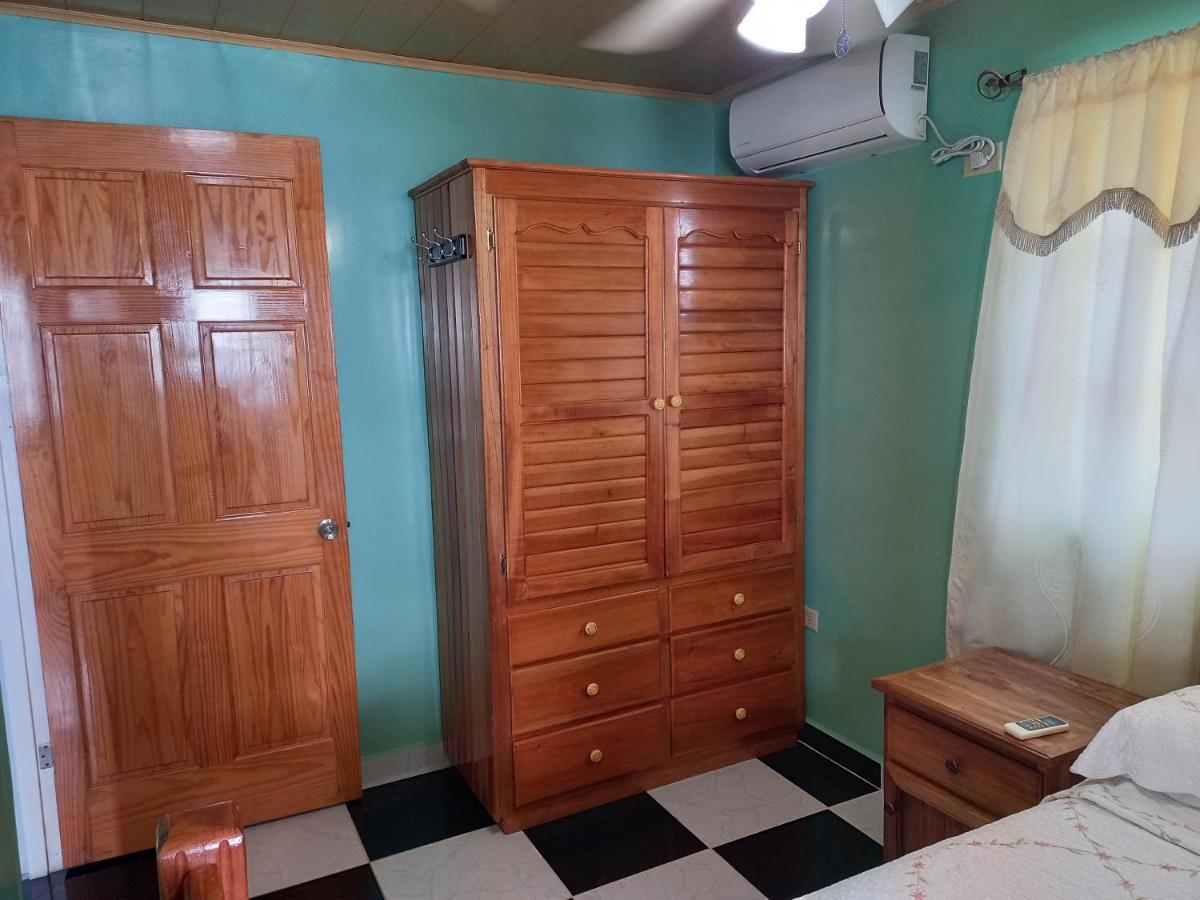 Urania House Villa Bocas del Toro Eksteriør bilde